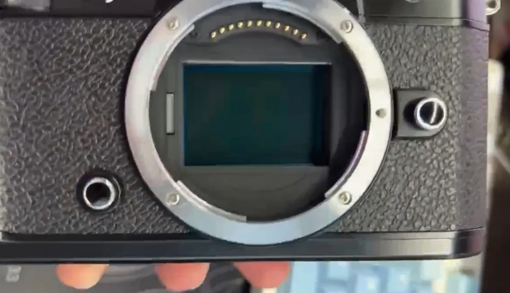 疑似Nikon Zf的實機照流出！與Z fc有高度的相似，可以看見載全片幅CMOS