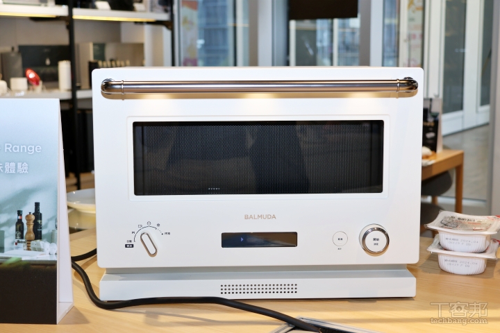 BALMUDA The Range K09C 微波烤箱精緻登台，會唱的優雅家電、直覺操作輕鬆料理
