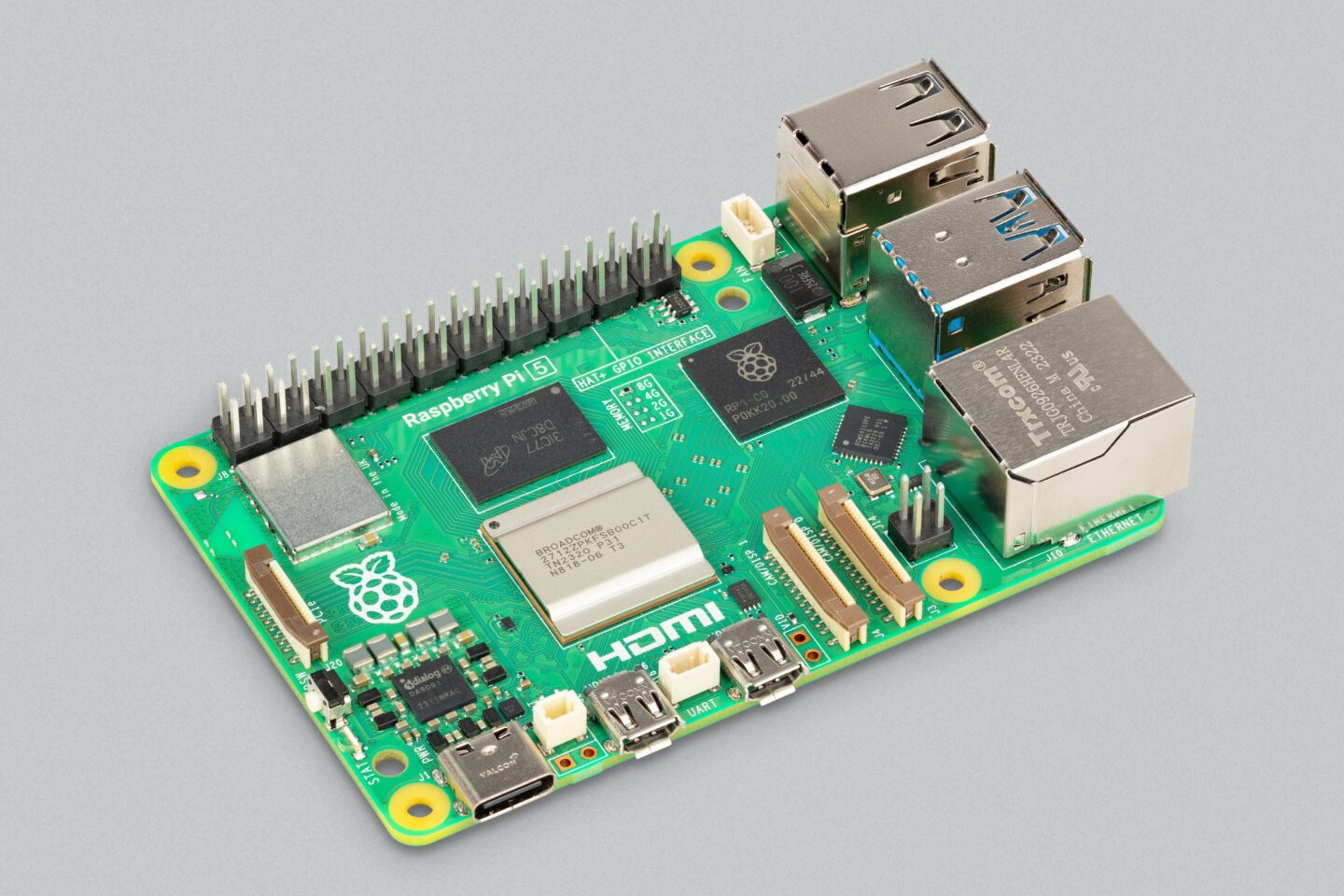 Raspberry Pi 5終於來了！效能更高、內建PCIe匯流排還有實體電源鍵| T客邦