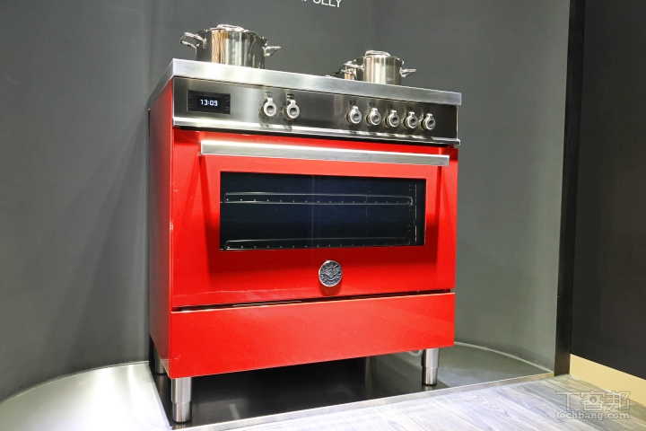 義大利頂級廚電 Bertazzoni 博塔隆尼 Air-Tec 爐連烤上市，打造結合美與性能的烹飪新體驗