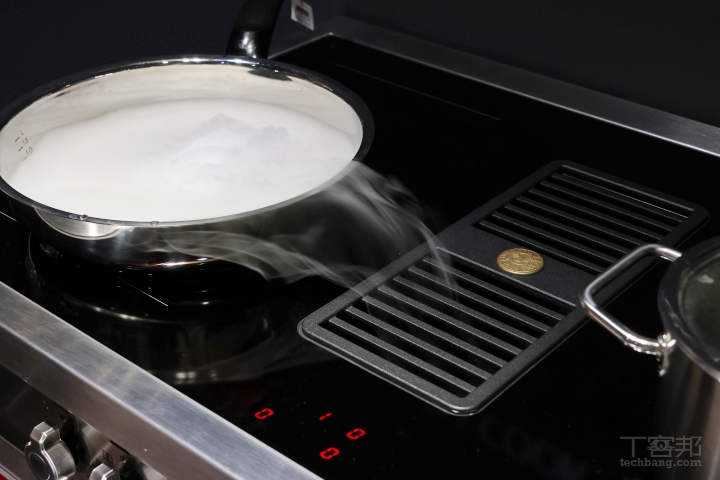 義大利頂級廚電 Bertazzoni 博塔隆尼 Air-Tec 爐連烤上市，打造結合美與性能的烹飪新體驗