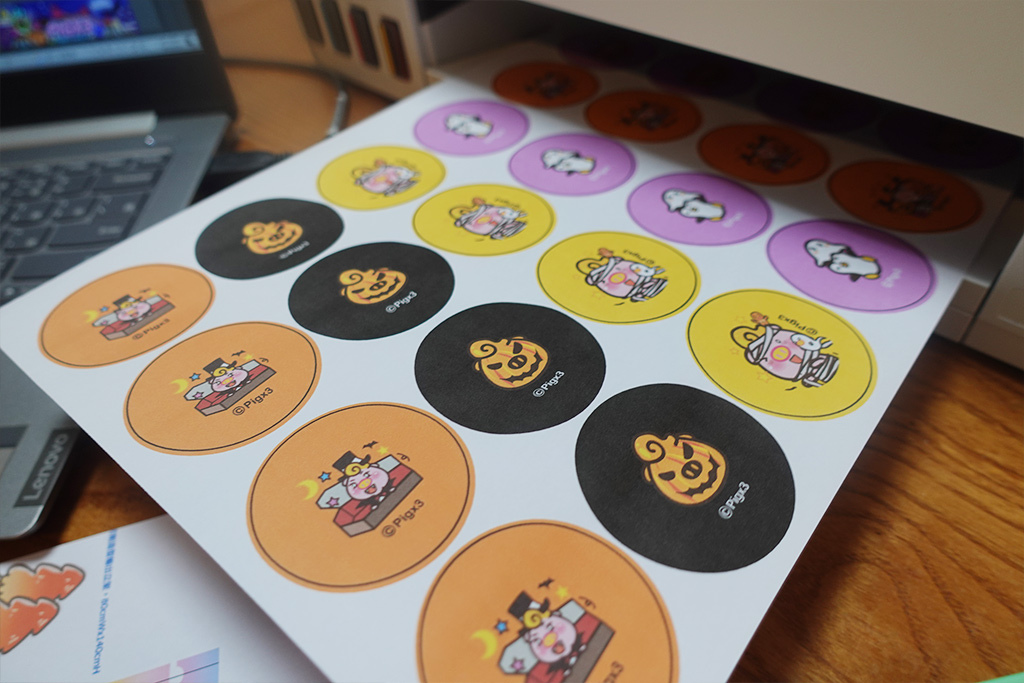 作為一名插畫創作者，我的工作需要經常列印作品的打樣、合約印刷以及展示資料等，Smart Tank 580 的高列印速度以及卓越的列印品質成為了我創作過程中不可或缺的助力，每分鐘 22 張黑白文件和 16 張彩色文件的列印速度，確保了我可以快速地獲得打樣和試印，節省寶貴的創作時間。(圖文來源：發揮無限創意！HP Smart Tank 580 無線列印印表機呈現插畫照片墨水持久填充輕鬆不沾手！)