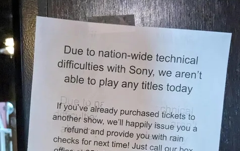 美國多間電影院同一天宣告無法放電影，原因是Sony數位放映機出現「技術問題」
