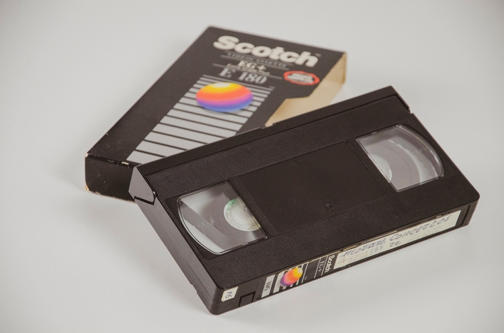 90 年代儲媒介秘辛：戰鬥民族是如何把 VHS 錄影帶轉變成超大容量的備份碟