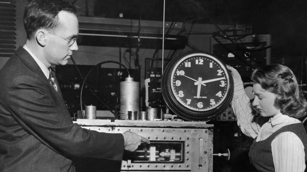 1950年代中期的早期原子鐘「maser」