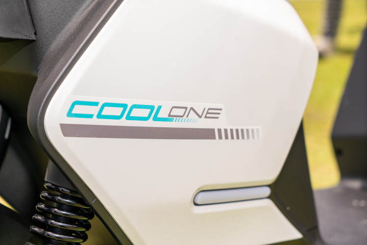 系統、車輛齊發！Kymco 推出 Ionex Uno 充換合一全新能源系統，同發表首輛充換合一車款 S Techno 與全新個性化綠牌小車 CoolOne 酷玩