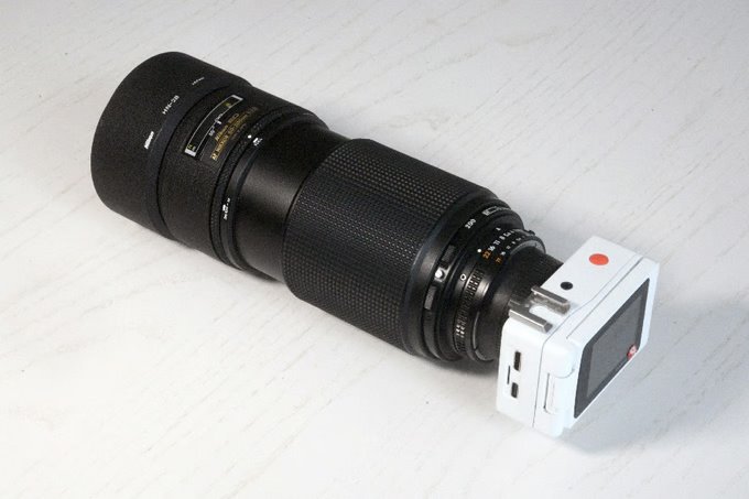 MiMi將可配轉接環使用Nikon、Canon、Sony規格的鏡。