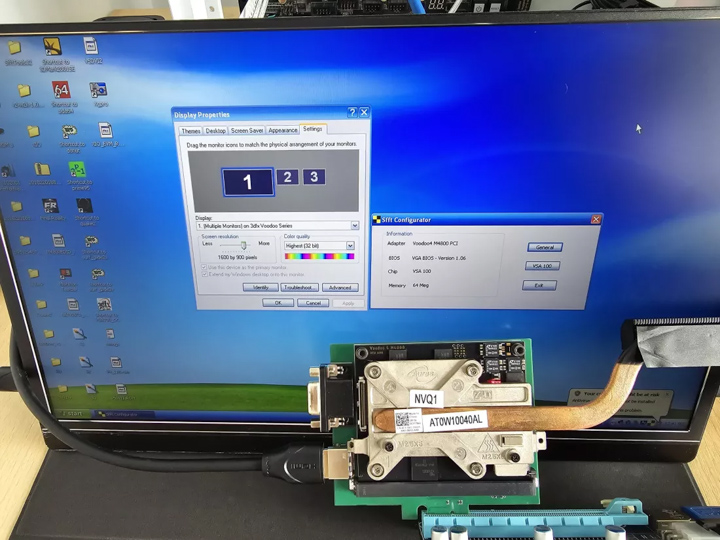 DIY強人把24 年前的 3Dfx Voodoo4 GPU 移植到Dell Precision M4800 筆電上