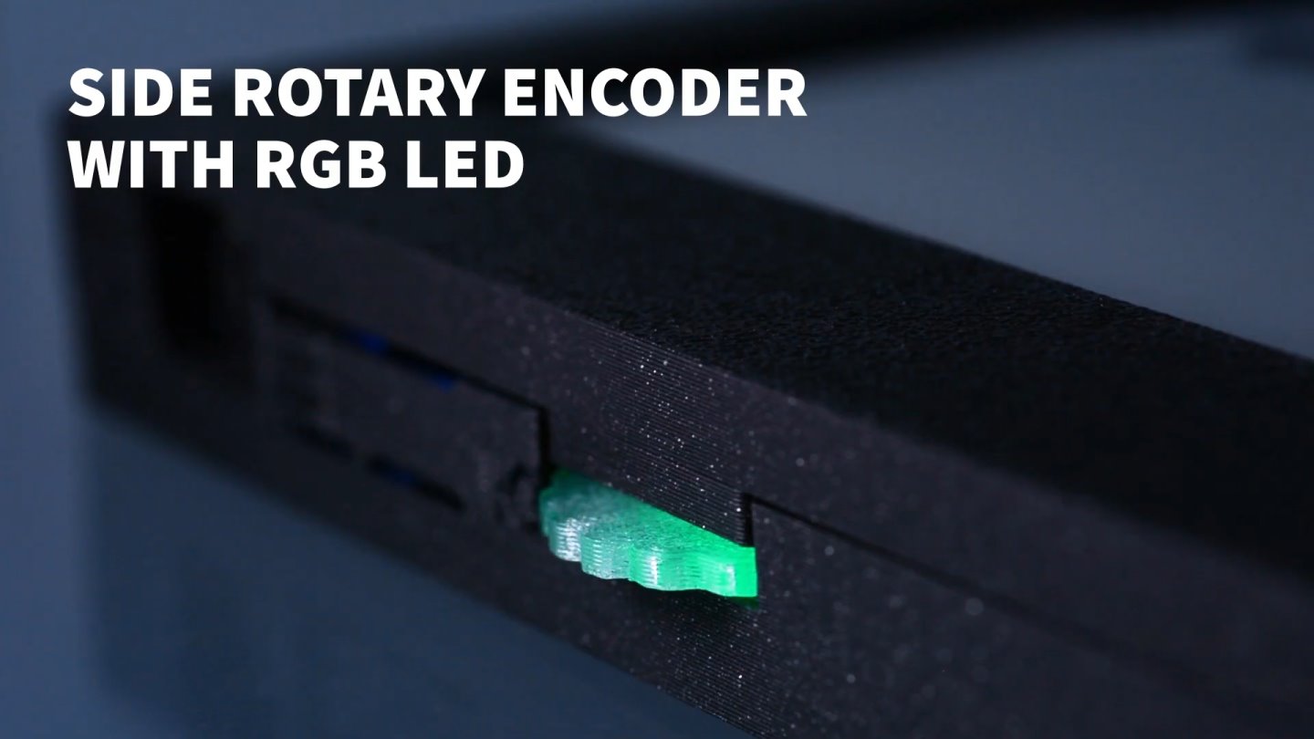 另一方面使用者也可透過具有RGB LED背光功能的滾輪操作系統選單。