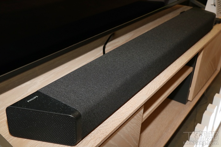 除了旗艦級 Soundbar 之外，Philips 更推出支援 5.1.2 聲道聲霸的 TAB7908 。
