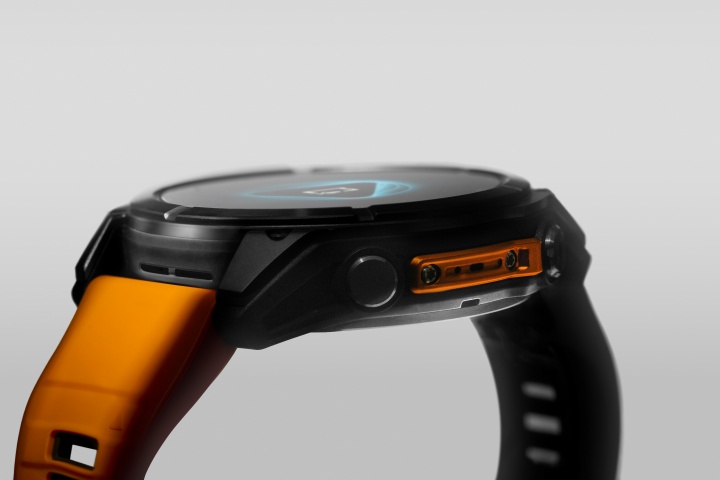 Garmin fēnix 8 在台上市！48 天超狂續航、雙麥克風語音聲控和全新潛水模式，售價 35,990 元起