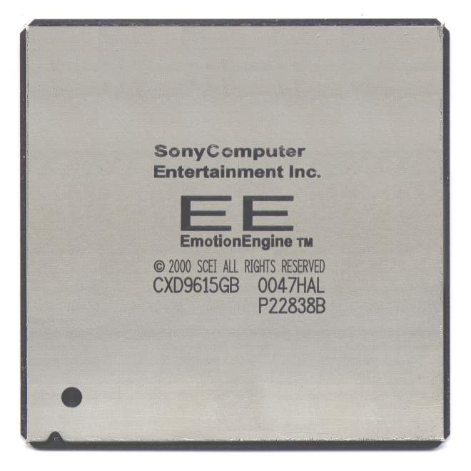 PS2 的中央處理器，由於效能突出，甚至出現能夠作為導彈零件的說法。（圖片來源：維基百科）