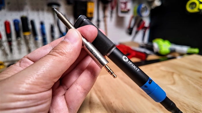 iFixit推出支援USB-C的充電電烙鐵，功率高達100W、價格約台幣2600元