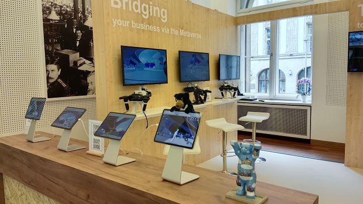 VIVERSE 沉浸式商展空間可透過手機、平板、電腦及 XR 裝置瀏覽。