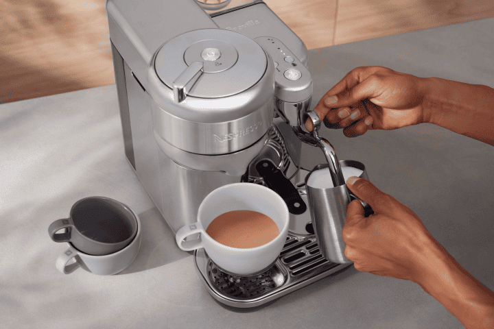 Nespresso 推出全新 Vertuo Creatista 咖啡大師拉花頂級旗艦機，11/14 前購機再折五千