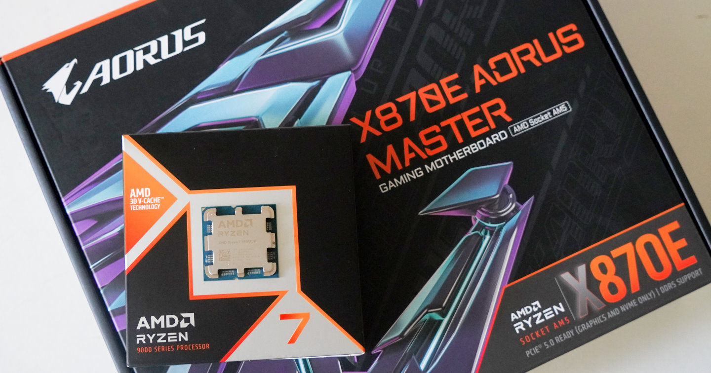 這次的測試平台使用GIGABYTE X870E AORUS MASTER主機板，採用AM5腳座並支援 Ryzen 9000 / 8000 / 7000系列處理器。