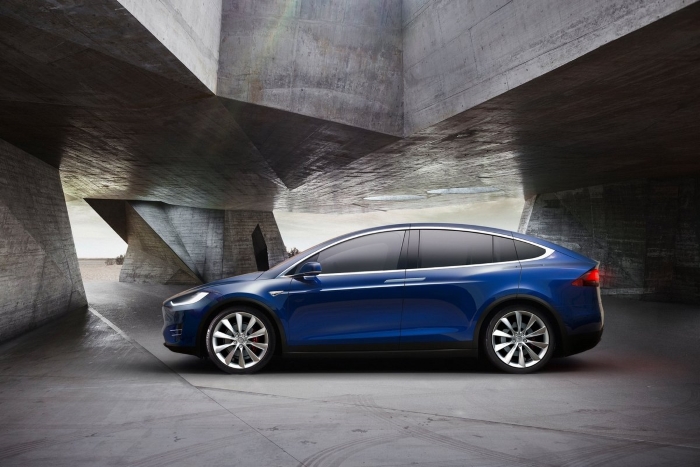 網友許願 Tesla 能推比 Model X 更大的車，馬斯克回覆 OK，但應該只是說說