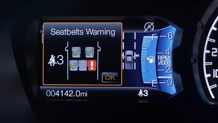 NHTSA 重要新規！所有車輛必須配備後座安全帶提醒功能