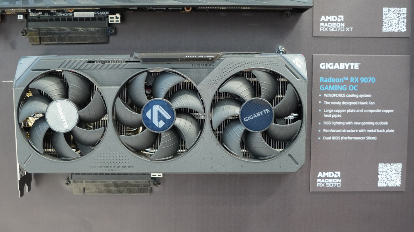 此外也有位階次一檔的Radeon RX 9070 GAMING OC。