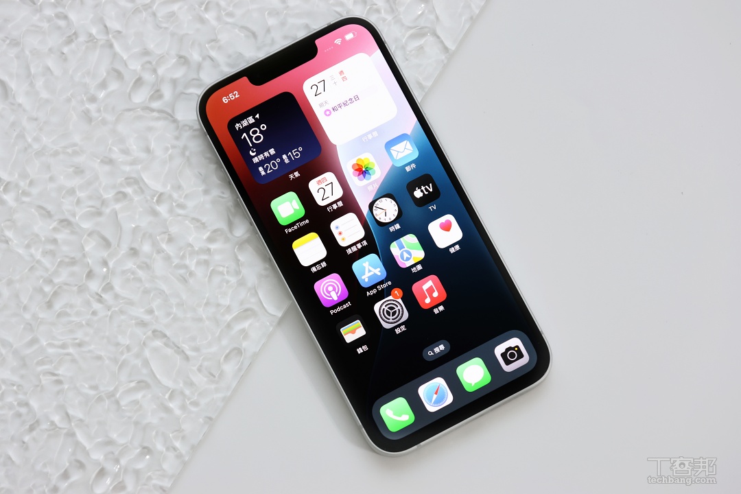 iPhone 16e 開箱評測：小巧單鏡頭設計、A18晶片效能實測、值不值得入手？