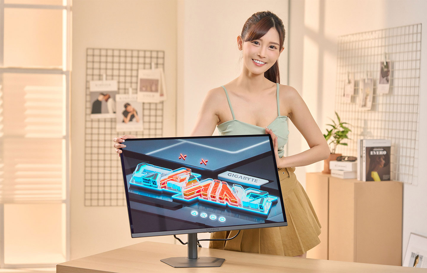 同時也能進行顯示器的左右方向調整。