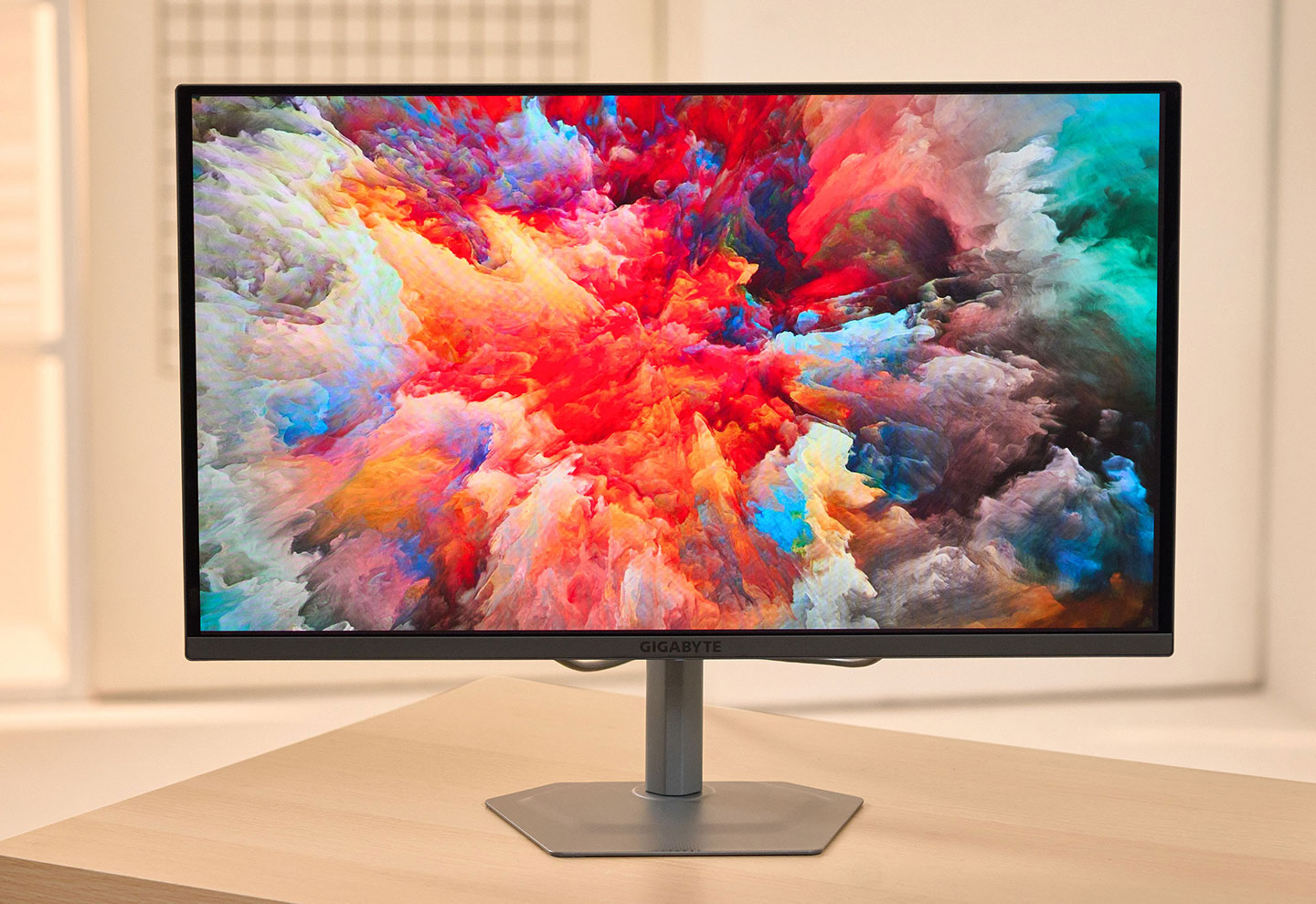 MO27Q2 採用三星 QD-OLED 面板，能顯示 10 bit 的色彩深度，色域顯示可達 99% 的 DCI-P3，能夠展現出更為生動豐富的影像色彩。