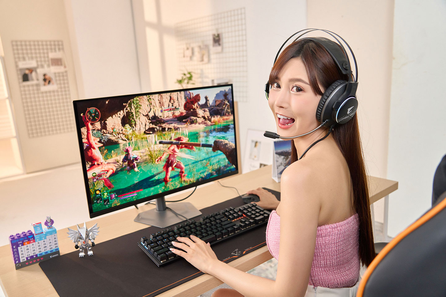 MO27Q2 的 QD-OLED 顯示技術擁有豐富的色彩呈現效果與優異的對比度表現，真正完美體現 HDR 內容的視覺震撼。