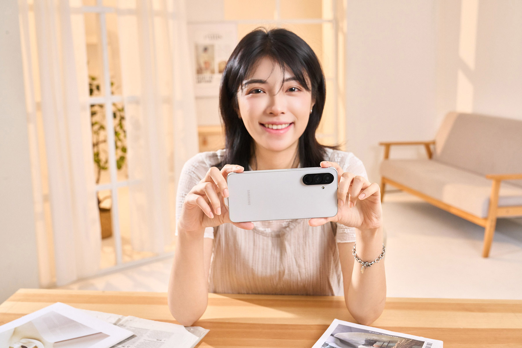 Samsung Galaxy A56 5G 評測：拍得美、玩得順、用得久，新世代中階 AI 手機首選！