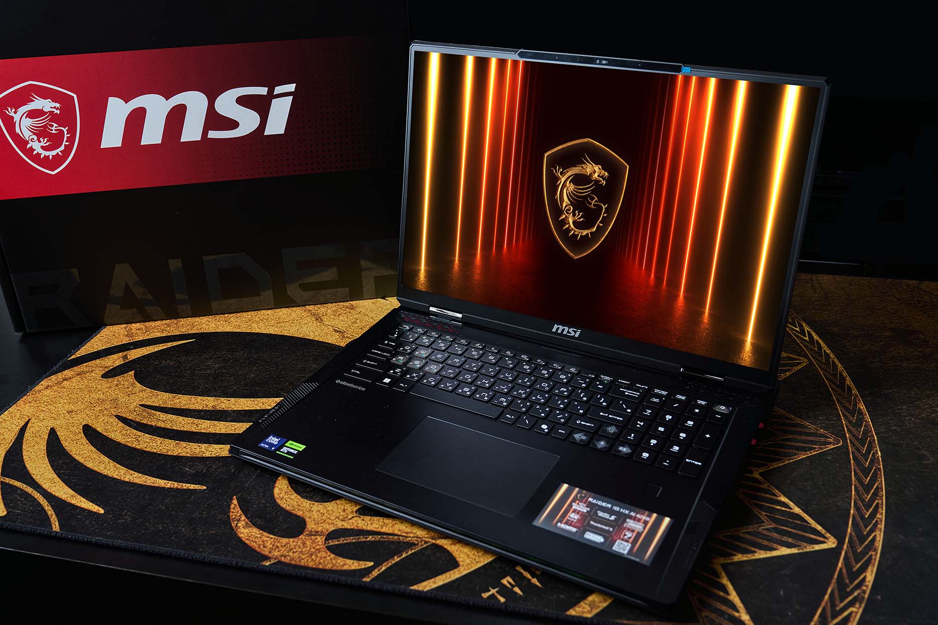 Raider 18 HX AI 搭載 4K 120Hz 更新率 Mini LED 螢幕，確保極致順暢的遊戲畫面