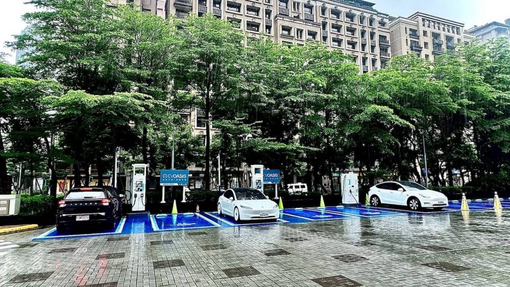 EVOASIS 電動車快充站點突破 102 站，全台限時回饋充電金活動開跑
