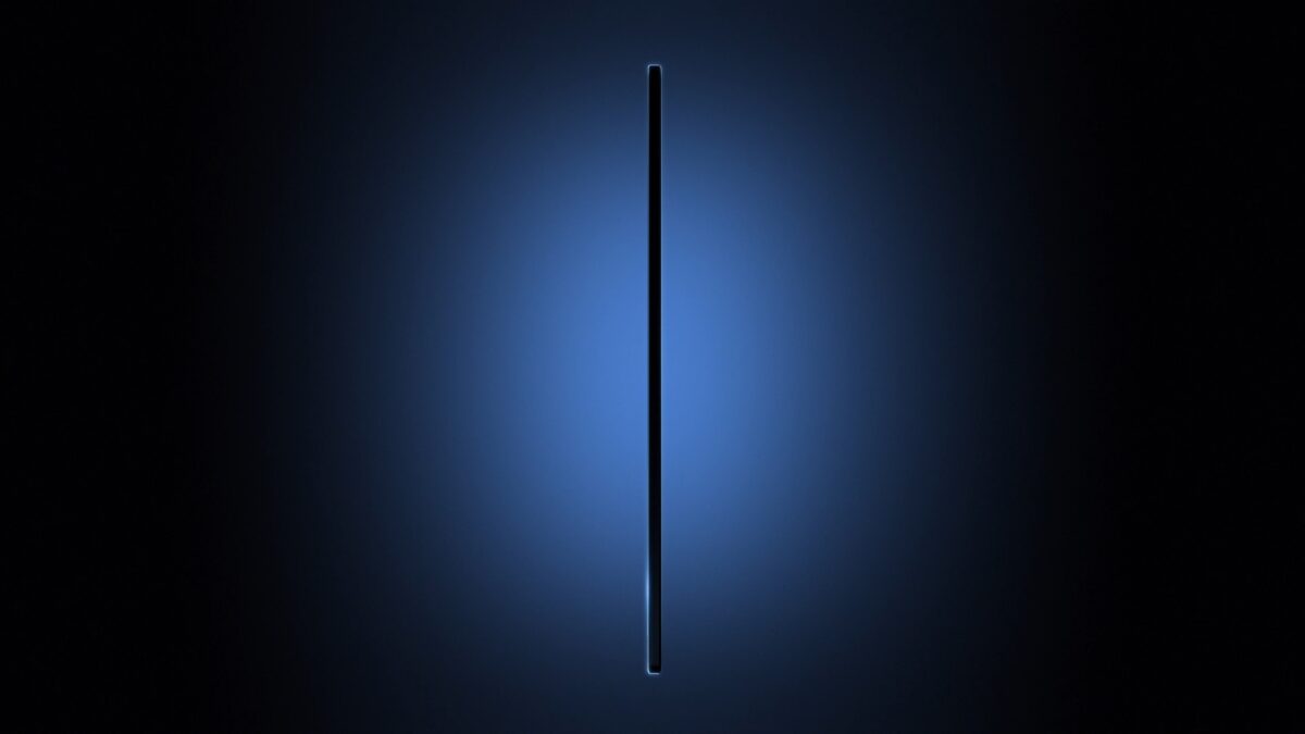官方釋出的 Galaxy Unpacked 預告影片中，新機的側面看起來真的是薄到不行，有 Galaxy S25 edge 的例子在前，讓人超期待三星到底能把摺疊機做到多薄！（圖片來源：Samsung 預告片）