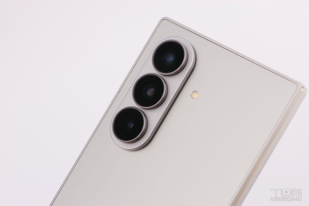 三星超薄摺疊機 Galaxy Z Fold7 登場，AI 應用升級、但不支援 S Pen 了