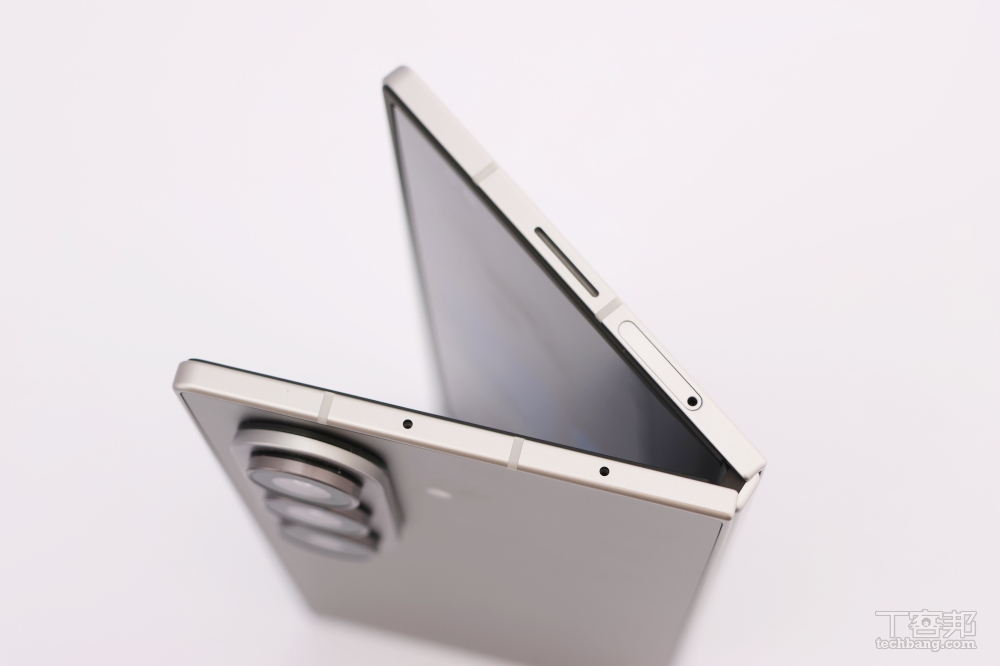 三星超薄摺疊機 Galaxy Z Fold7 登場，AI 應用升級、但不支援 S Pen 了