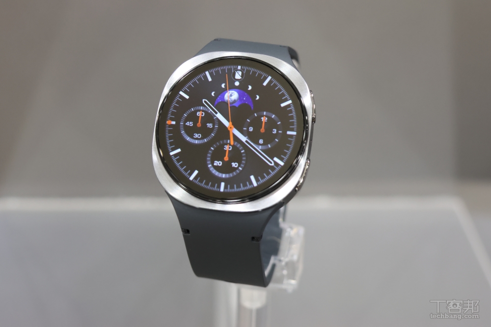 Galaxy Watch8 走的是輕薄流線風格，適合習慣每日追蹤身體狀況的人使用。
