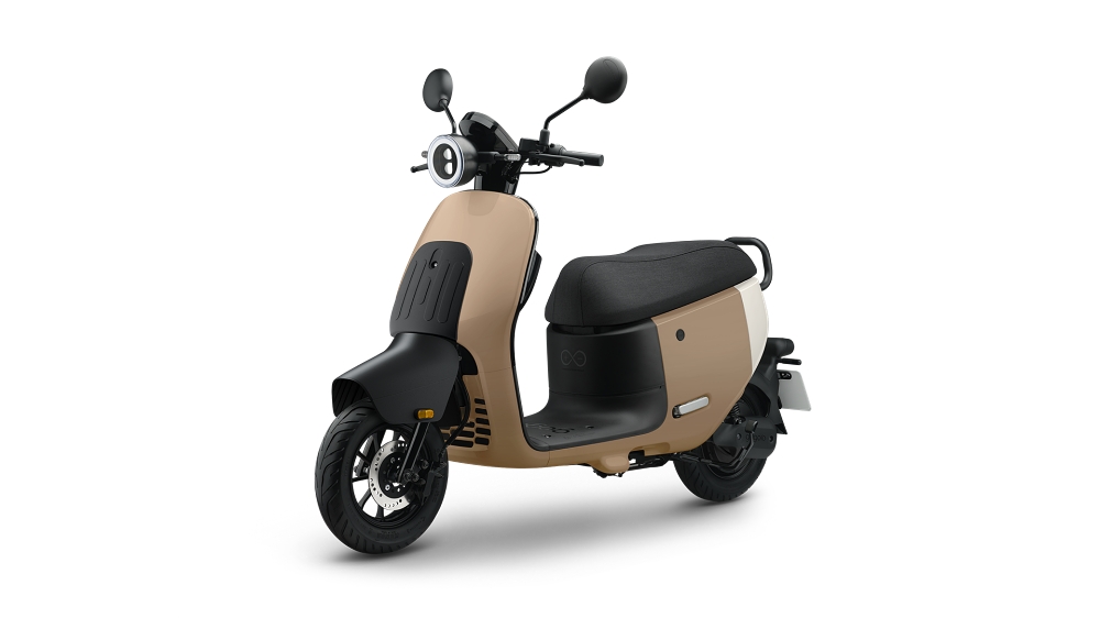 Gogoro EZZY 推出「淺棕」與「淡綠」新色，升級織紋防滑座墊
