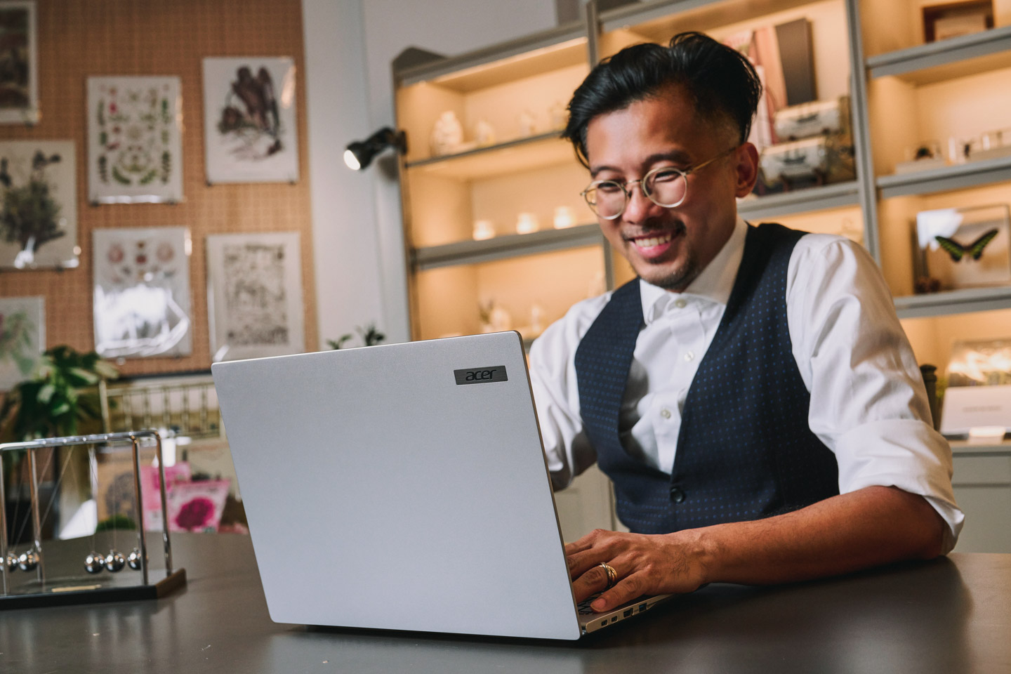 專訪「賽先生的科學工廠」創辦人林厚進：放飛自我、突破框架，利用 AI 解放效率，打造科學界的無印良品 ft. Acer TravelMate P4 14