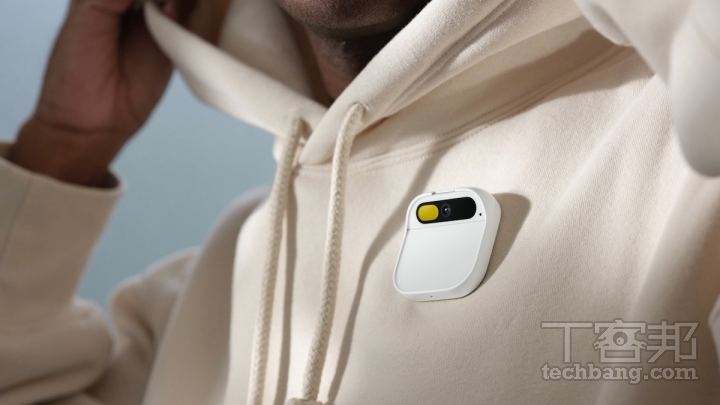 新創公司 Humane 推出的 AI Pin，設計概念在當時可說是相當前衛，但除了硬體問題之外，完全不實用的互動體驗也成了致命傷。