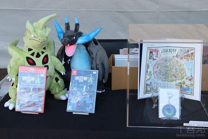 凡於夜市祭活動快閃店中購買《寶可夢傳說 Z-A》遊戲片，即可獲得設計款密阿雷市地圖和造型鑰匙圈！