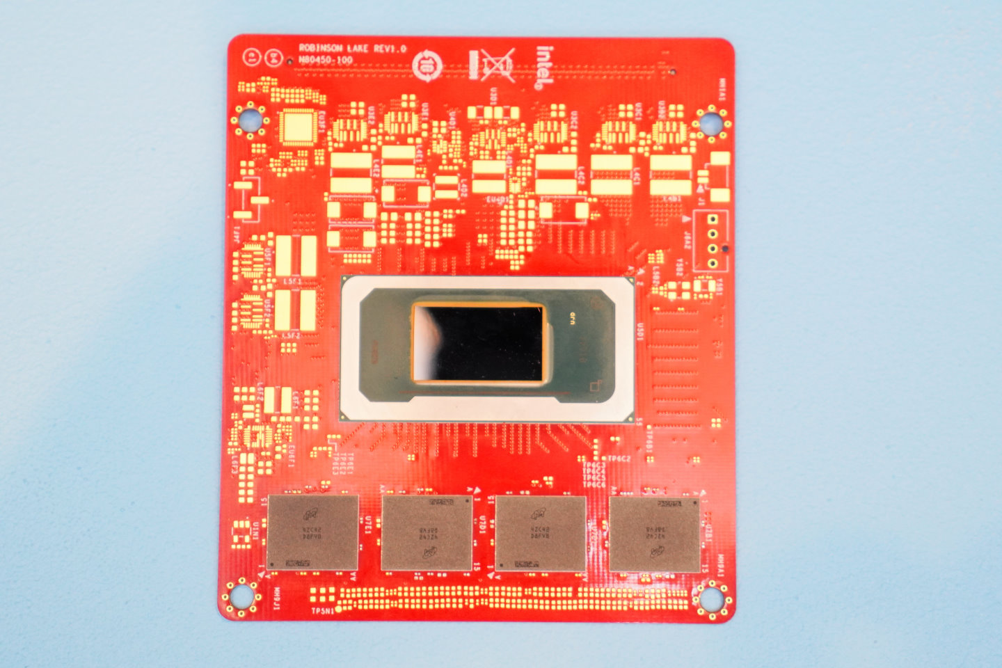 Panther Lake也能以開發板或單板電腦等形式以縮小尺寸，以利塞入邊緣運算裝置內部。