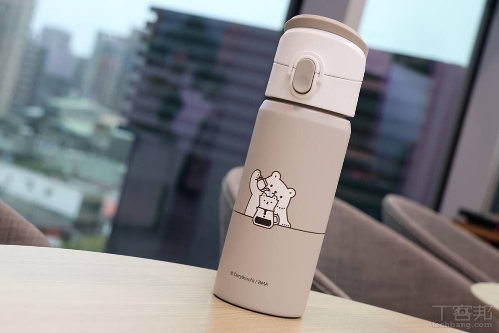 iPhone 17 的好朋友！犀牛盾 SolidX/Clear 保護殼、AquaStand 磁吸水壺開箱