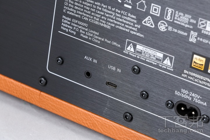支援有線連接接上 AC 電源線即可使用，並支援藍牙與多種有線連接，滿足廣泛需求。