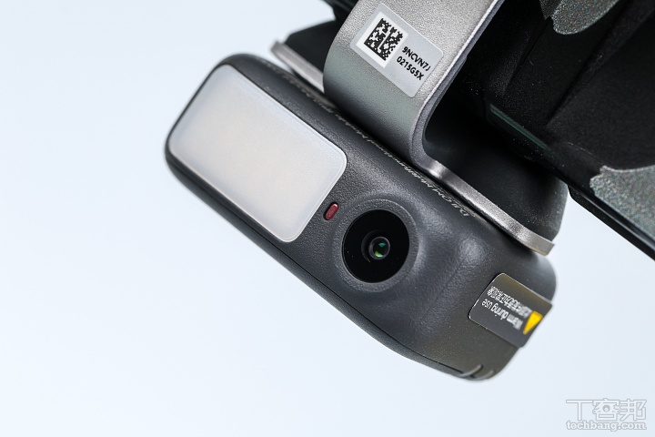 多功能模組補光燈：透過側面撥輪或多功能模組按鍵，可進行八段與四段色溫和亮度的補光燈調節。  ▲ 多功能模組補光燈：透過側面撥輪或多功能模組按鍵，可進行八段與四段色溫和亮度的補光燈調節。  ▲ 多功能模組補光燈：透過側面撥輪或多功能模組按鍵，可進行八段與四段色溫和亮度的補光燈調節。