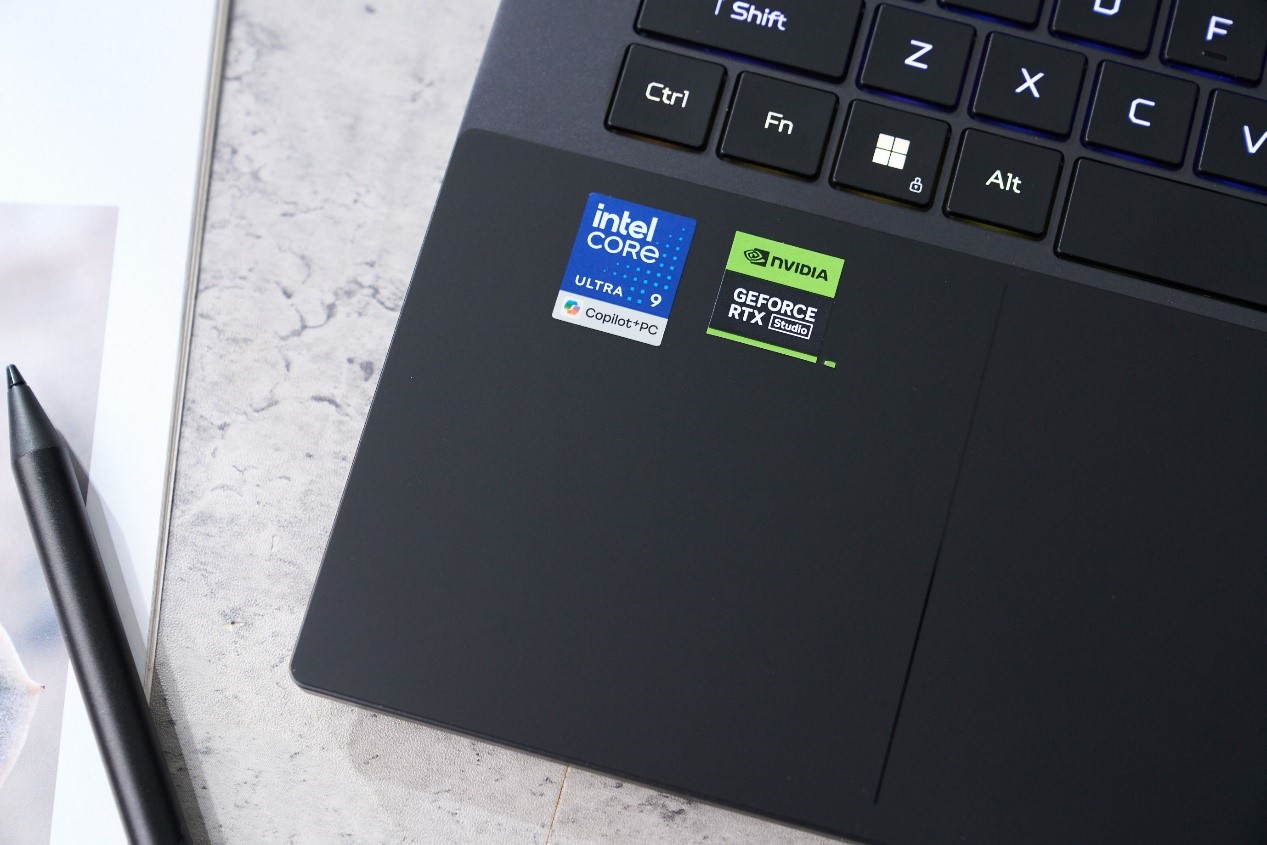 Acer Predator Triton 14 AI 開箱實測：頂尖效能結合雙觸控設計，遊戲與創作兼得的輕薄電競筆電！