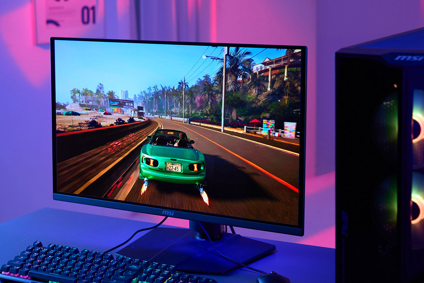 玩《首都高賽車》時，高速行駛下的動態畫面清晰穩定，車燈、街景與反射光影顯得十分自然，臨場感表現很棒。