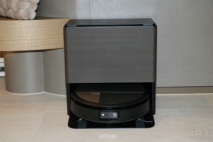 iRobot Roomba Max 705 Combo AutoWash 開箱實測:一機包辦清掃、濕拖與後勤工作,真正解放雙手