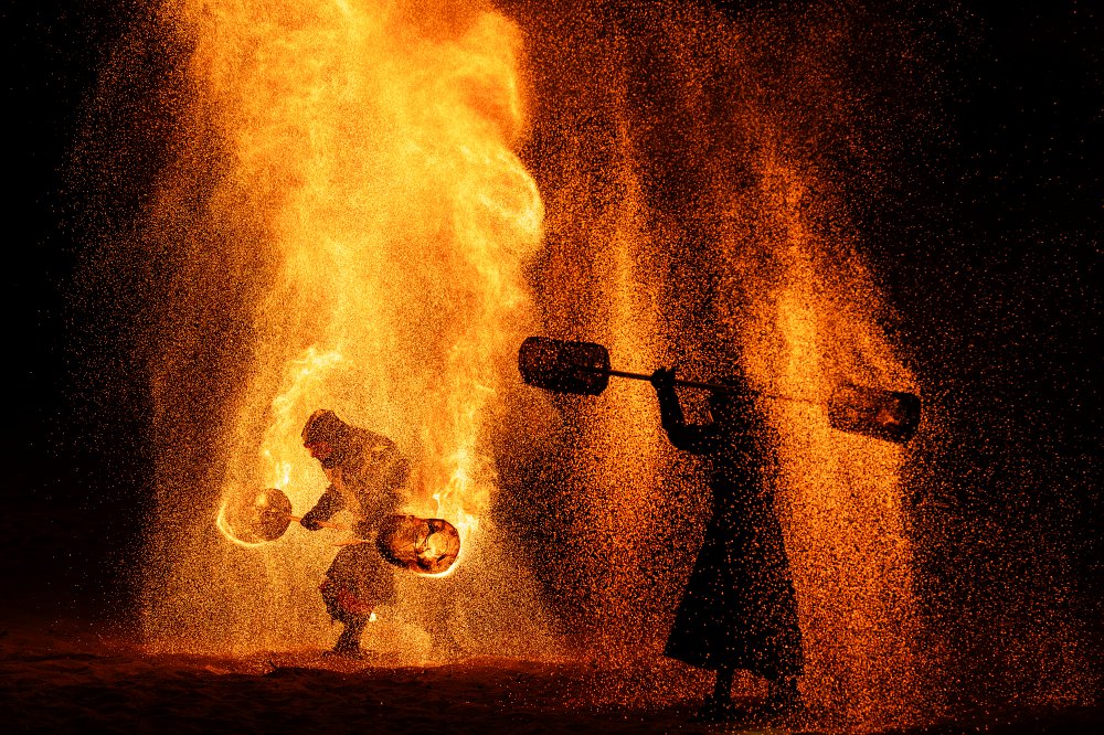 由於全片幅相機的感光元件尺寸比 APS-C 與 M4/3 片幅更大,在面對光線不足或對畫質要求較高的拍攝環境時,普遍能展現更優異的影像品質。(Sony α7R V + SEL135F18GM,F3.2、1/400s、ISO 800)(看大圖)