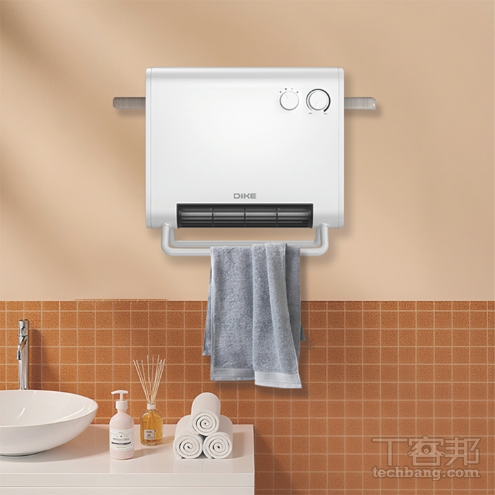 浴室水氣多，也可能直接潑濺到水，務必選擇防水機型才能帶進浴室。（ 圖片來源：DIKE）