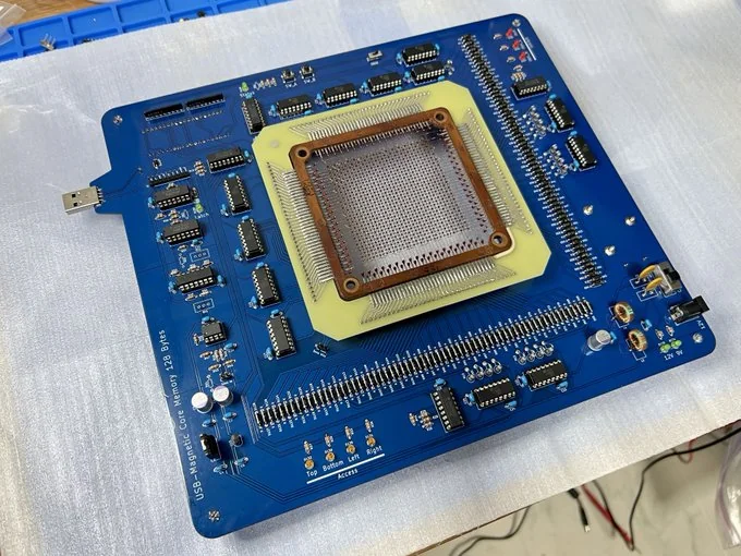 太空科學家打造古早時代磁芯記憶體隨身碟：容量僅 128 Byte，大小如餐盤