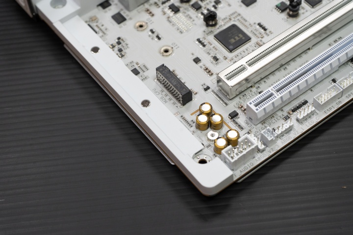 獨立的音效佈線，已經是中高階主機板的標配。