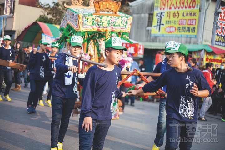 白天的鹽水市區就已經有活動會陸續進行，遇到時別忘了拿起相機記錄下來。